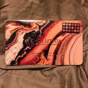 Makeup Revolution London Shadow Palette Forever Flawless Allure